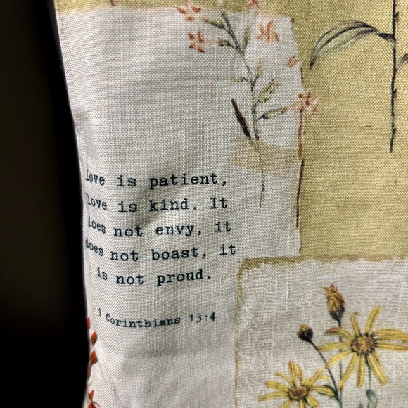 Car Trash/Utility Tote Bible Verses Floral 9” w x 4”d x 12” l 10” strap Handmade - Picture 5 of 11